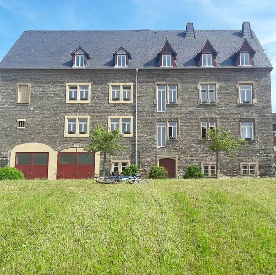 The Wine Cellar In The Old Gemeinde House Brauneberg Kültér fotó